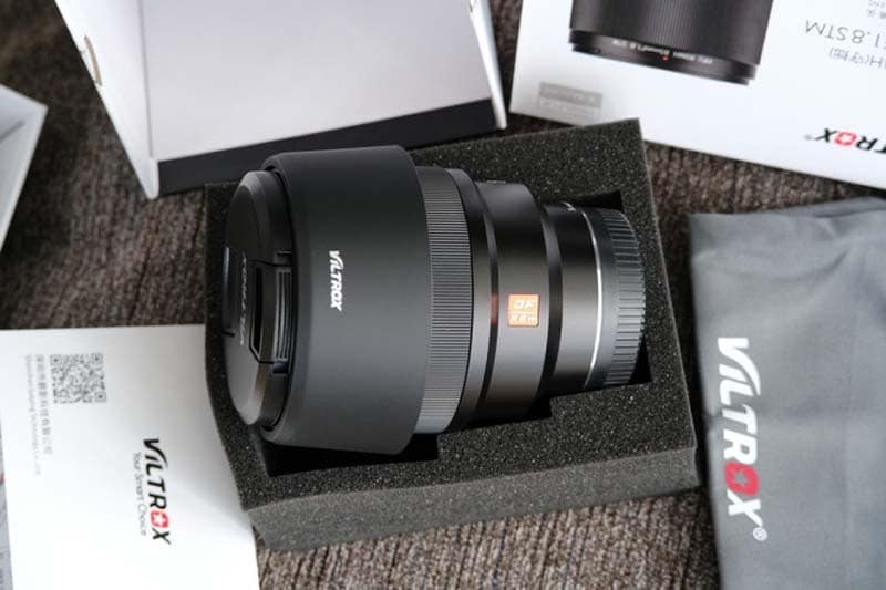 Cơ chế lấy nét của ống kính Viltrox 85mm f/1.8 Fuji vô cùng linh hoạt