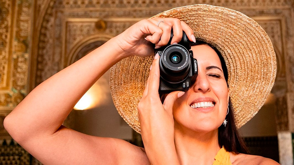 Kính ngắm của EOS R10