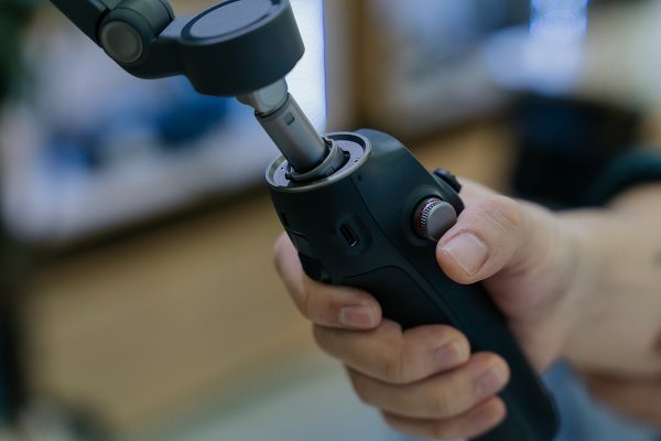 Ba lần nhấn nút cò giúp chuyển đổi camera nhanh chóng