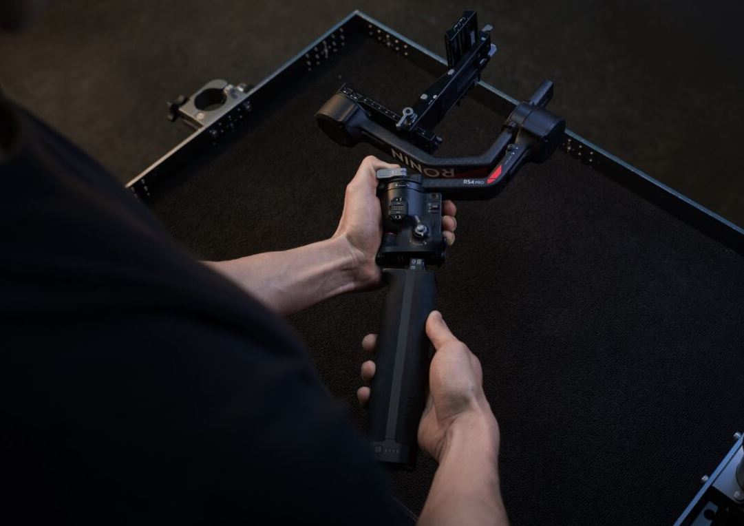 Loại pin RS 4 Pro sử dụng là pin LiPo 4S, có dung lượng 1950mAh