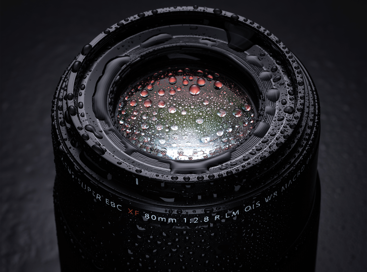 Ống kính được thiết kế để chống chịu thời tiết 