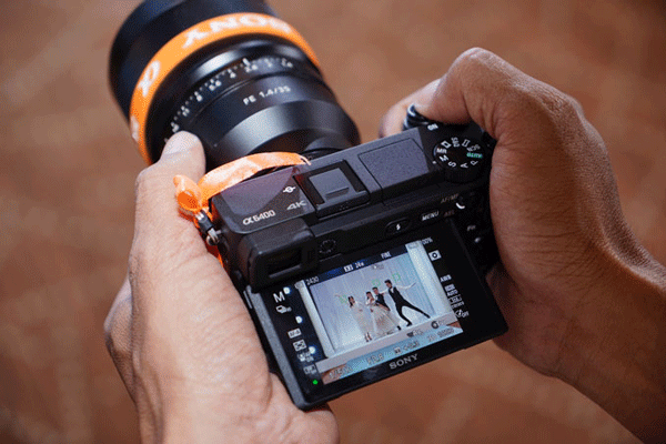 hình ảnh thưc tế của máy ảnh Sony A6400