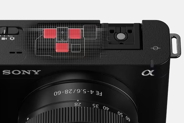 Người dùng ZV-E1 có thể ghi âm linh hoạt thông qua hệ thống micro 3 đầu thông minh