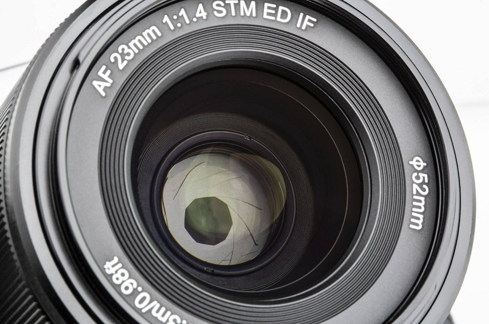 kết cấu màng chắn khẩu ống kính Viltrox AF 23mm f14 STM ED IF