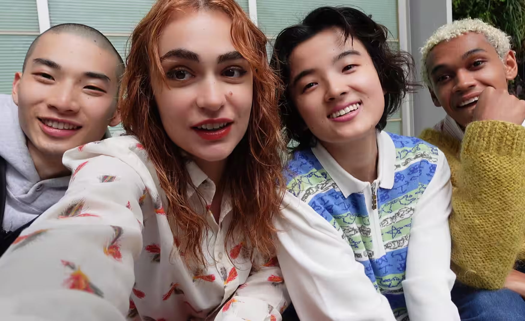 Ống kính góc rộng giúp người dùng có trường nhìn rộng hơn hẳn so với những máy tiền nhiệm