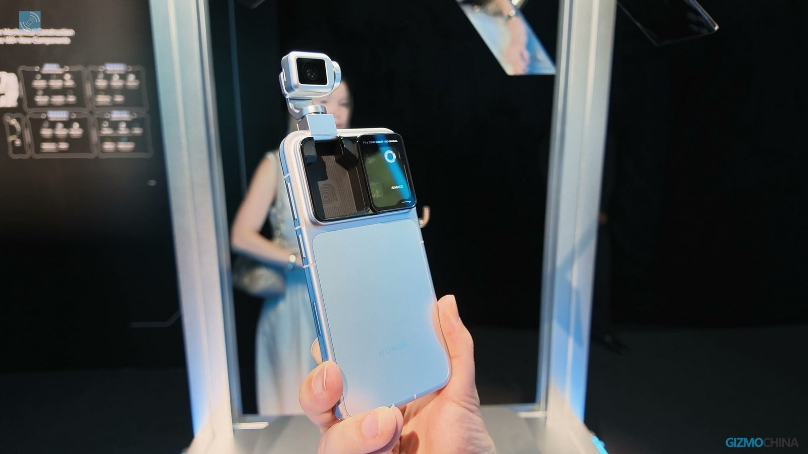 Pin 7060mAh va sac nhanh 120W cua Honor Robot Phone