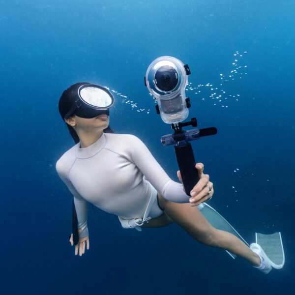 Insta360 X6