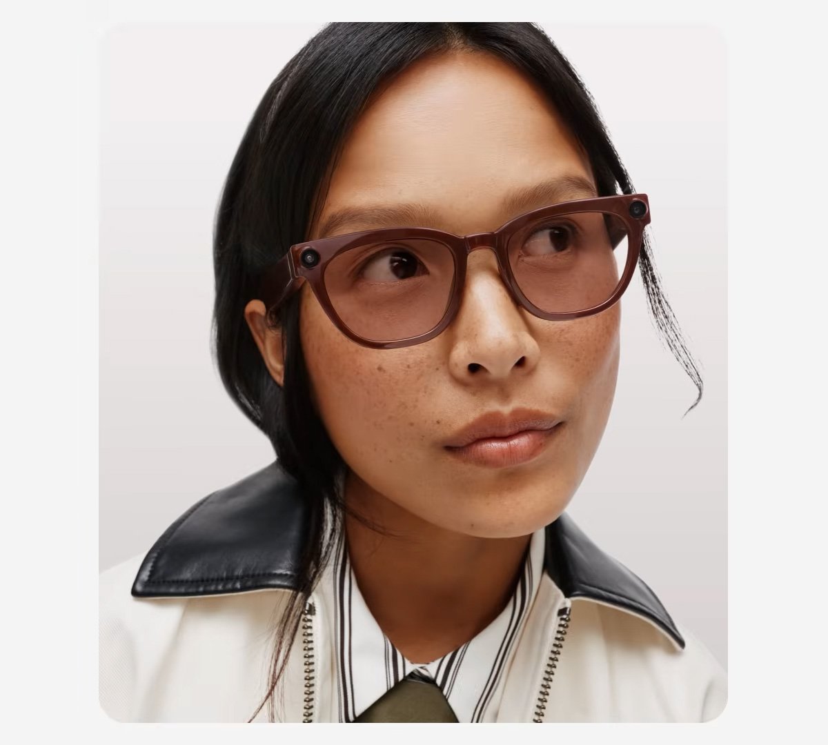 Chia sẻ góc nhìn trực tiếp bằng camera trên Samsung Galaxy Glasses